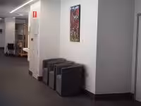 Leslie-Closed-Front-Project-Scene-1